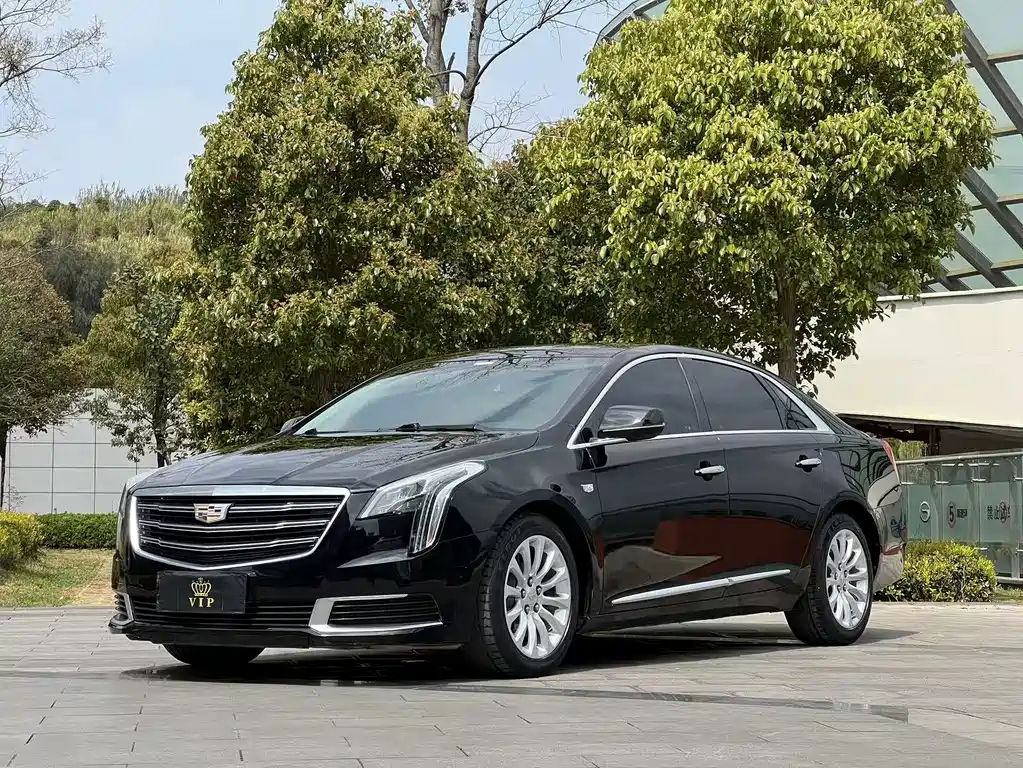 Cadillac XTS 2018 — фото 1