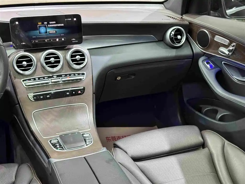 Mercedes-Benz GLC 2020 — фото 19