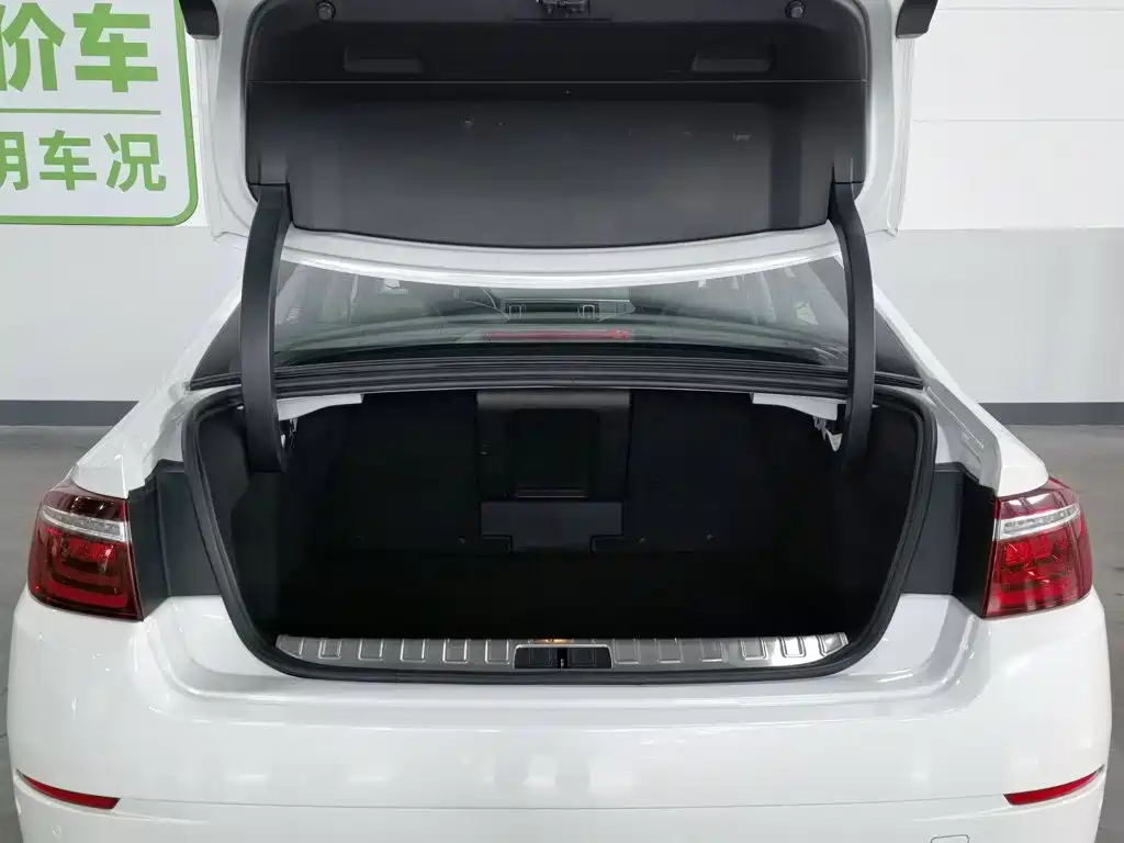 Citroën C6 2018 — фото 16