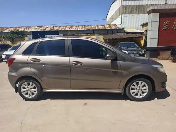 BAIC Motor E Series 2014