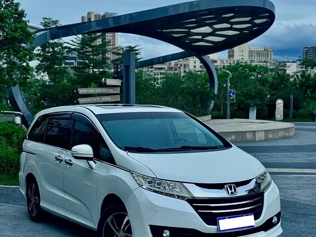 Honda Odyssey 2015 — фото 3