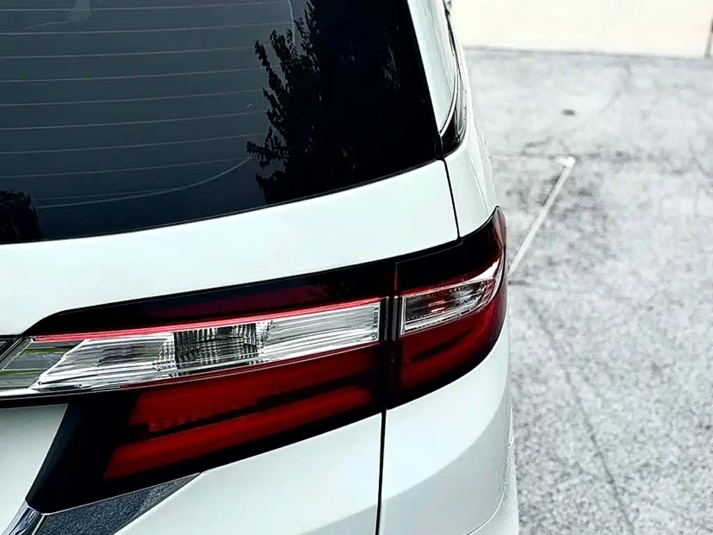 Honda Odyssey 2015 — фото 9