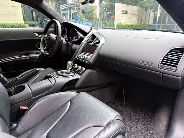 Audi R8 2011