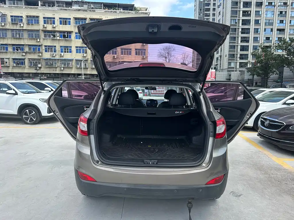 Hyundai ix35 2015 — фото 10