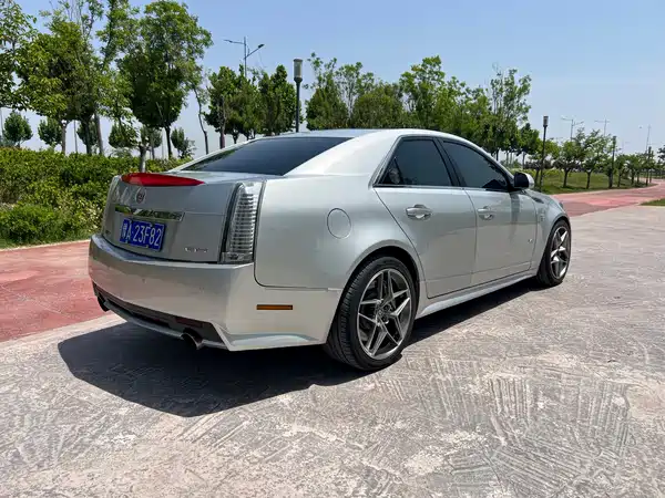 Cadillac CTS 2011