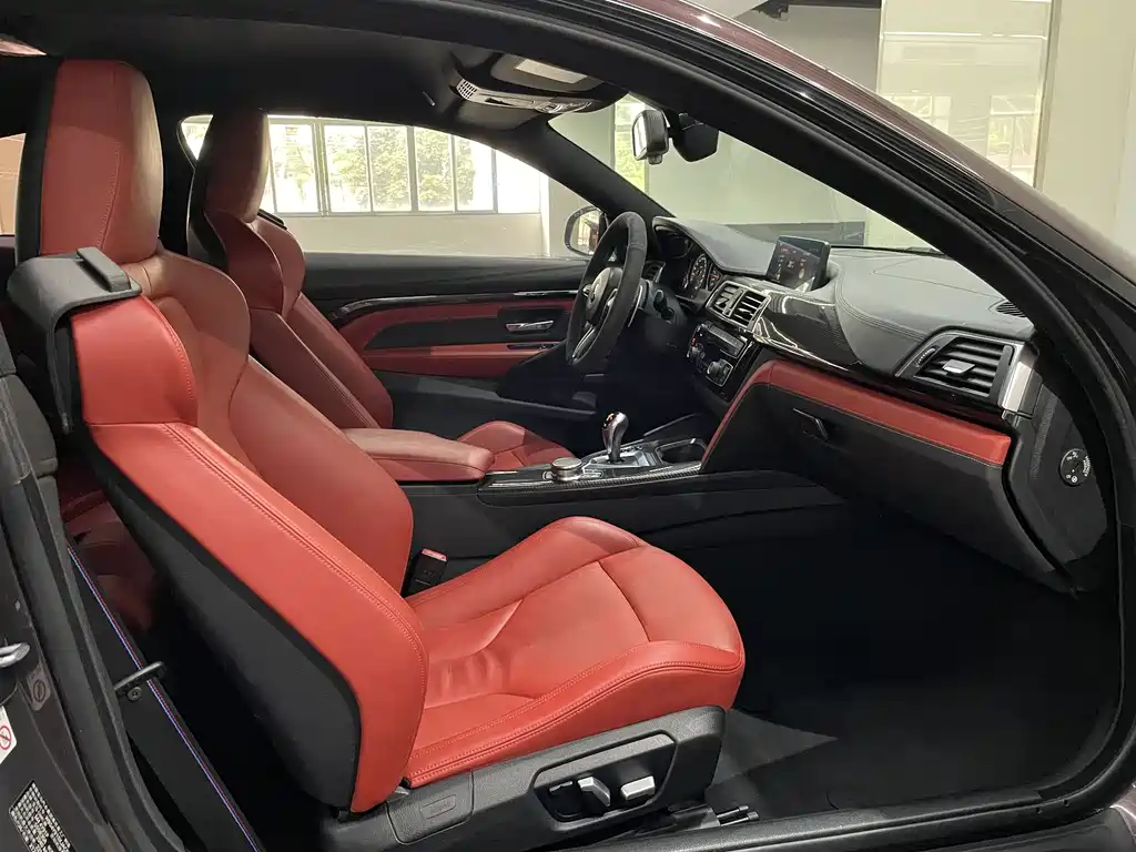 BMW M4 2018 — фото 15