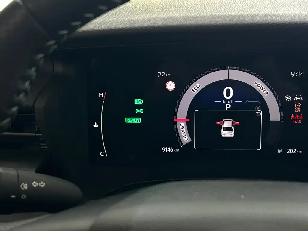 Toyota Camry 2024 — фото 13