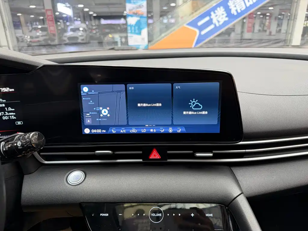 Hyundai Elantra 2022 — фото 17