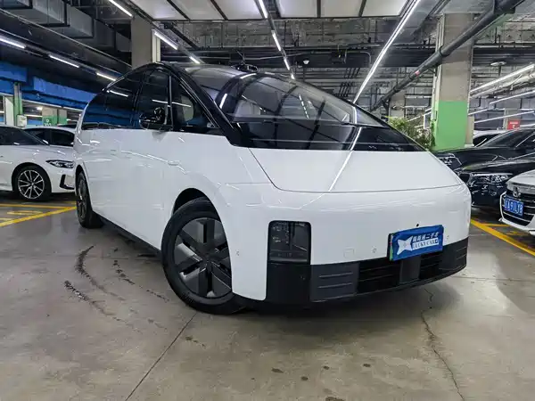 Li Auto MEGA 2025