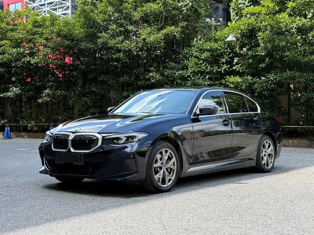 BMW i3 2022 — фото 1