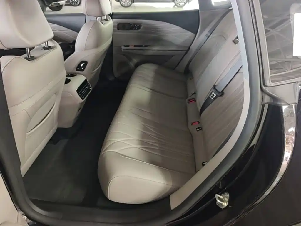 Geely Galaxy Starshine 8 2025 — фото 17