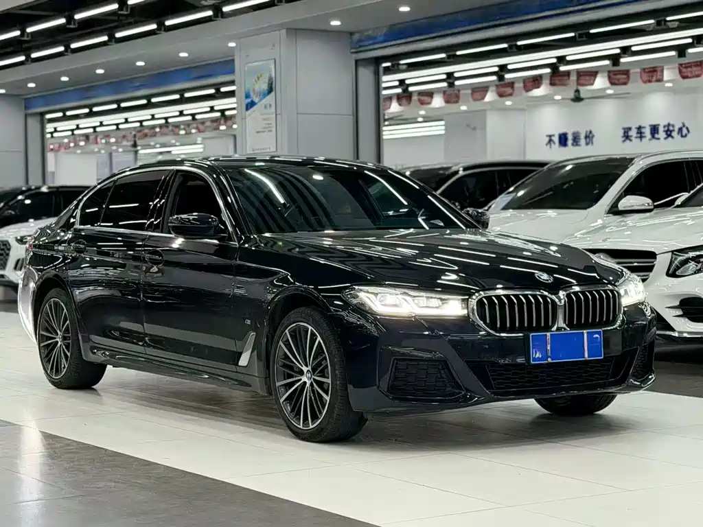 BMW 5 Series 2021 — фото 11