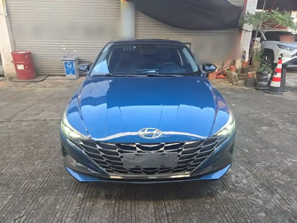 Hyundai Elantra 2022