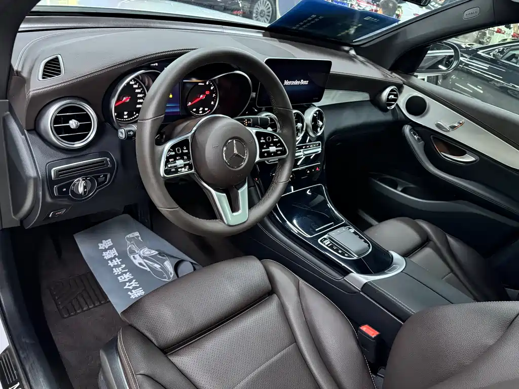 Mercedes-Benz GLC 2020 — фото 13