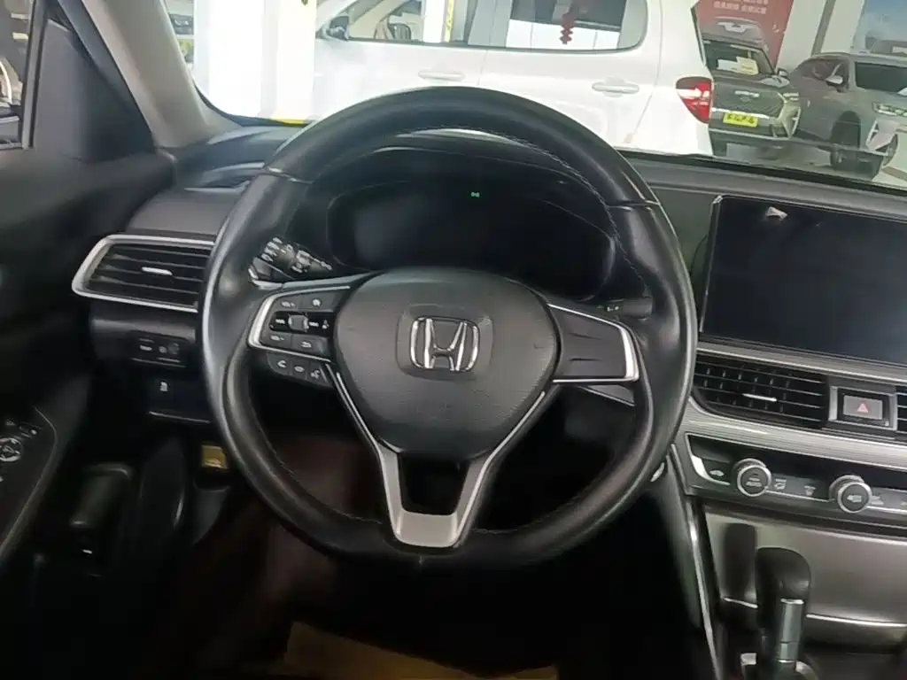 Honda Accord 2022 — фото 11