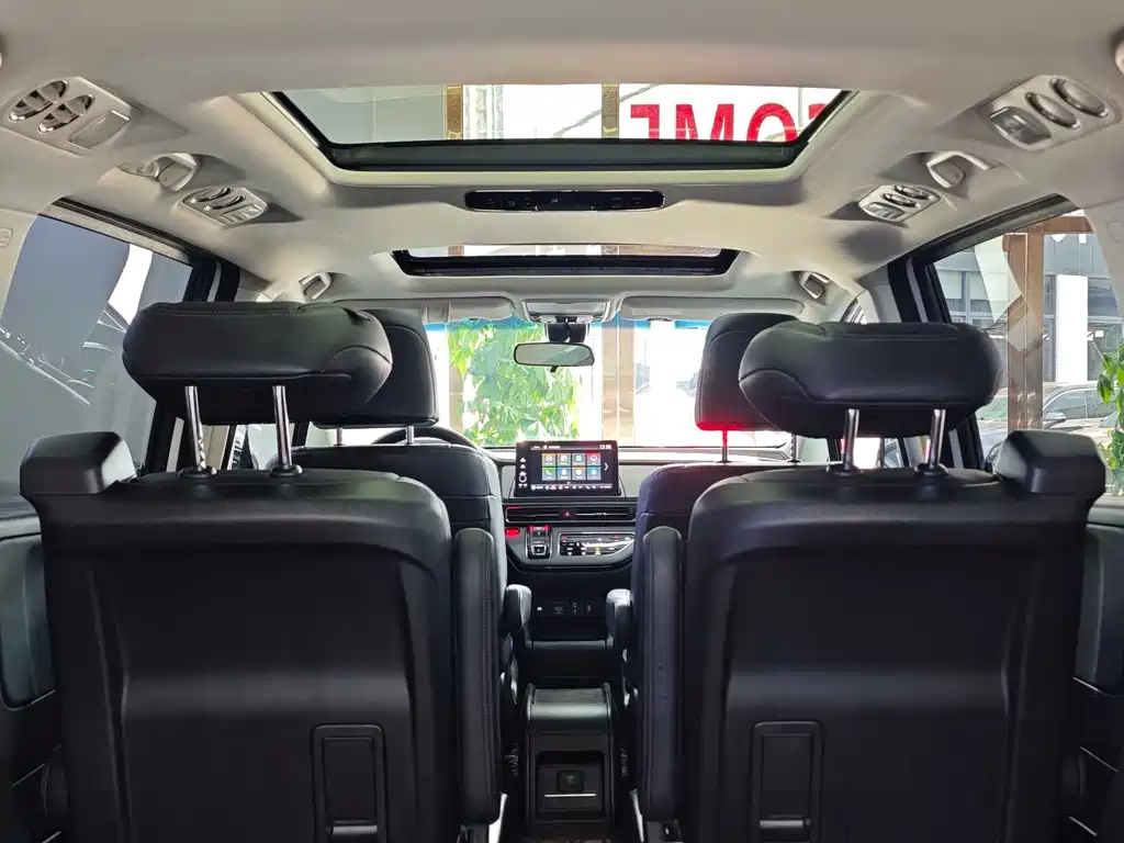 Toyota Sienna 2022 — фото 15