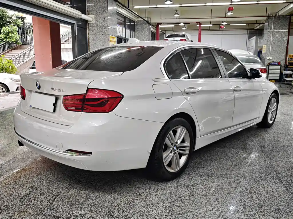 BMW 3 Series 2016 — фото 12
