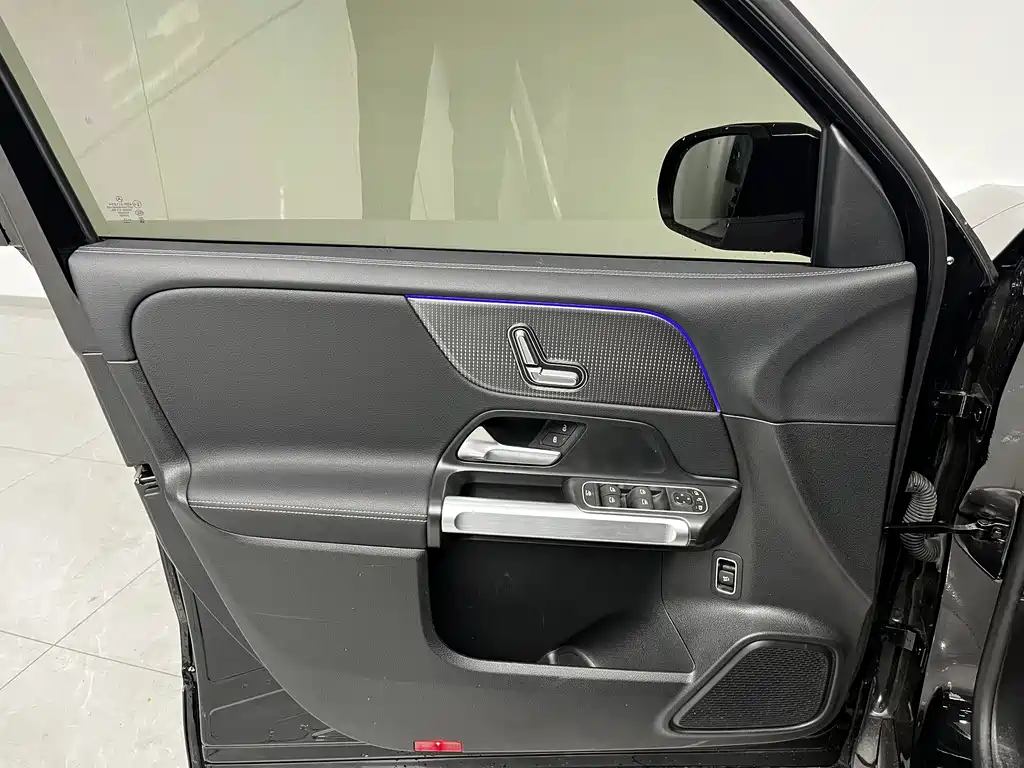 Mercedes-Benz GLB 2023 — фото 13