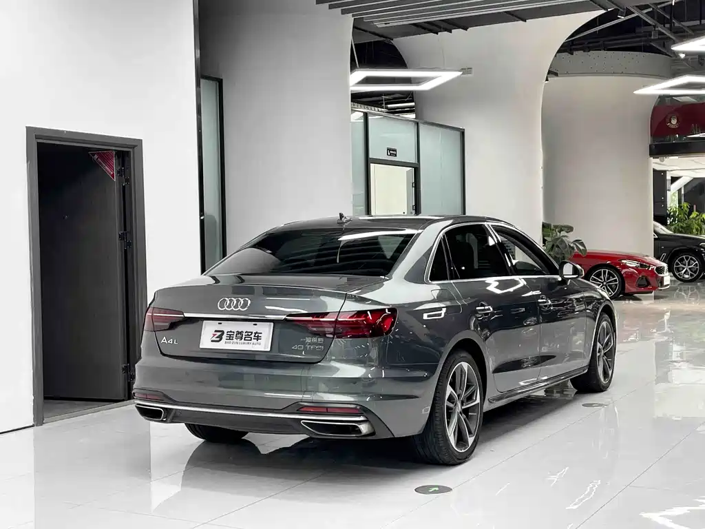 Audi A4L 2021 — фото 12