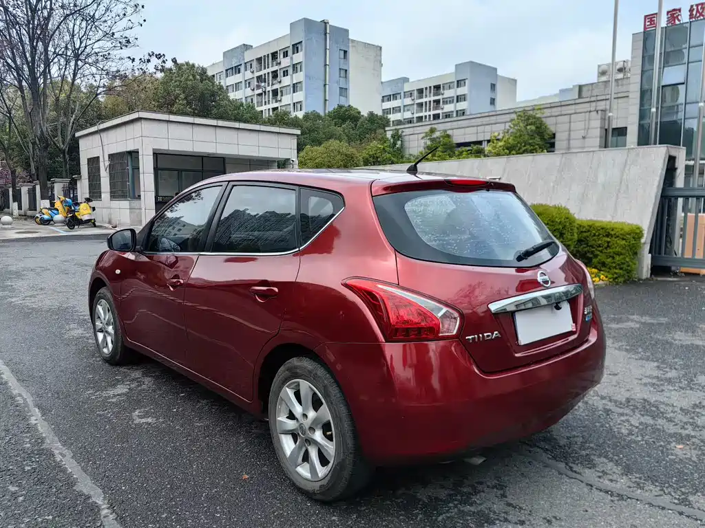 Nissan Tiida 2015 — фото 7