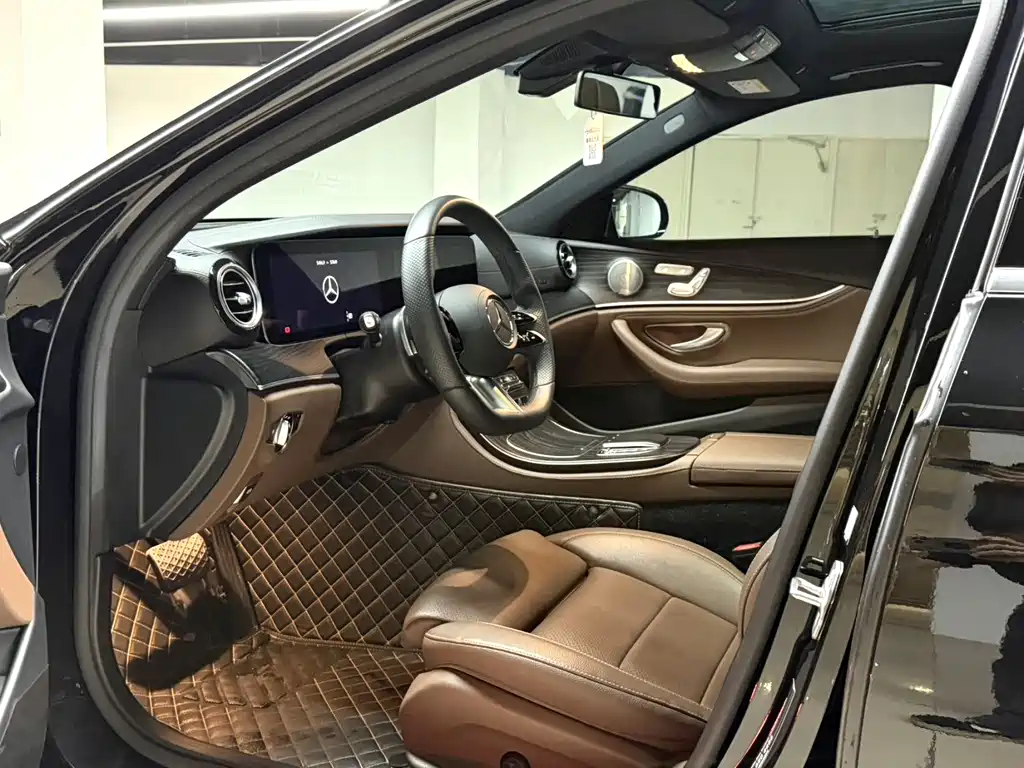 Mercedes-Benz E-Class 2022 — фото 4