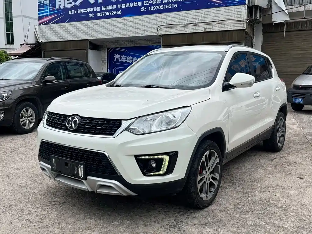 BAIC Shenbao X35 2017 — фото 1