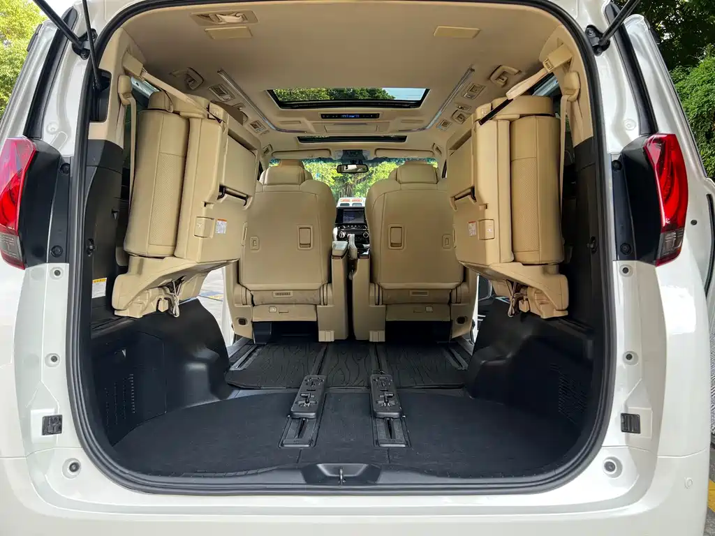 Toyota Alphard 2017 — фото 27