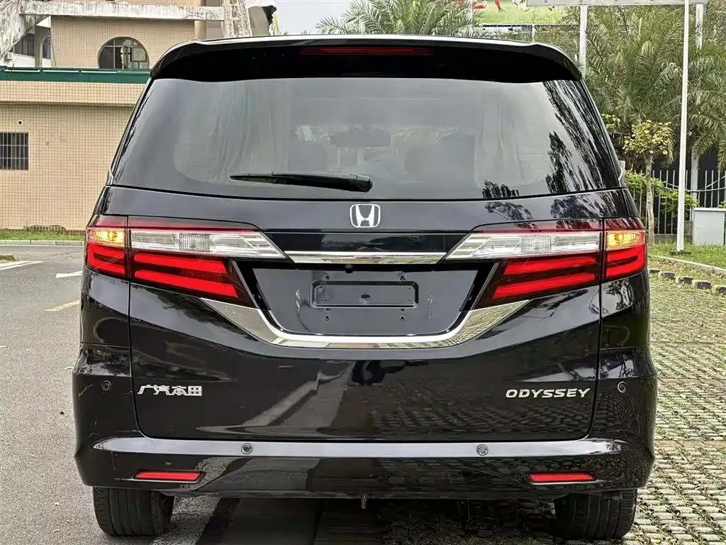Honda Odyssey 2018 — фото 14