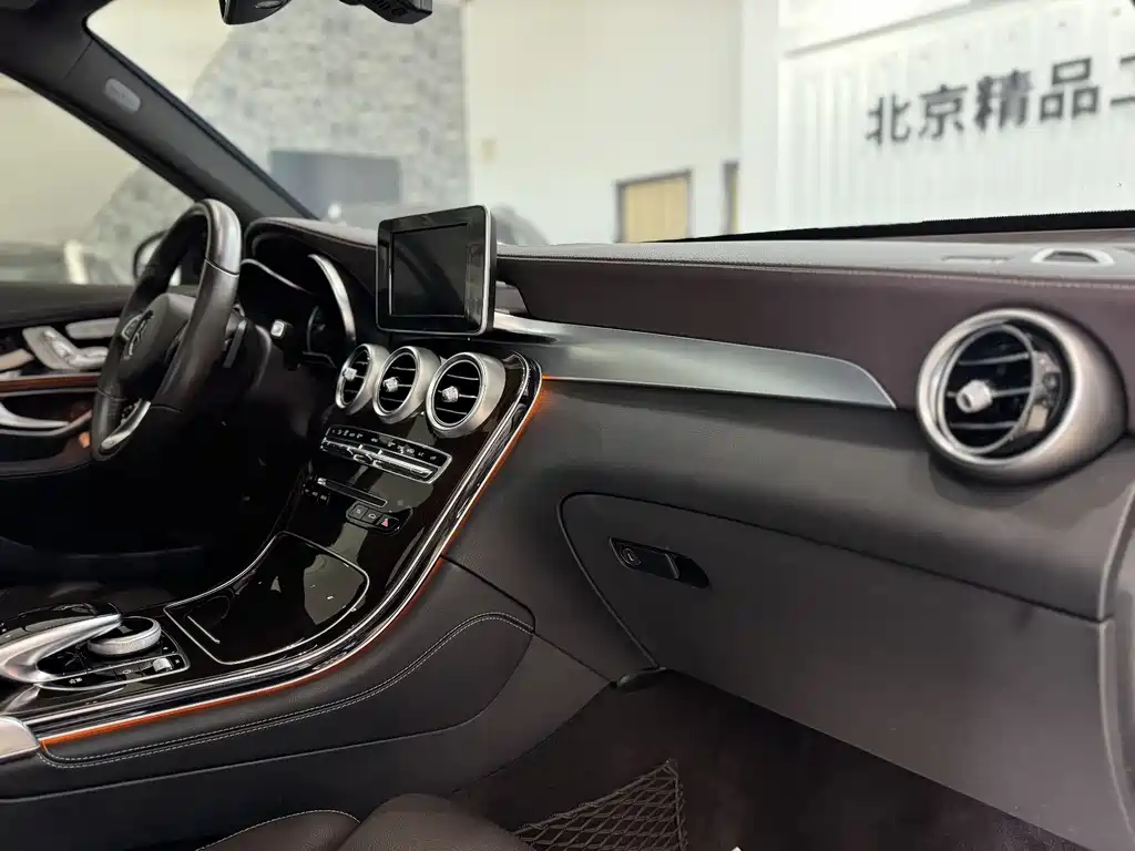 Mercedes-Benz GLC 2019 — фото 18