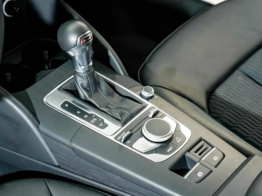 Audi A3 2021 — фото 12