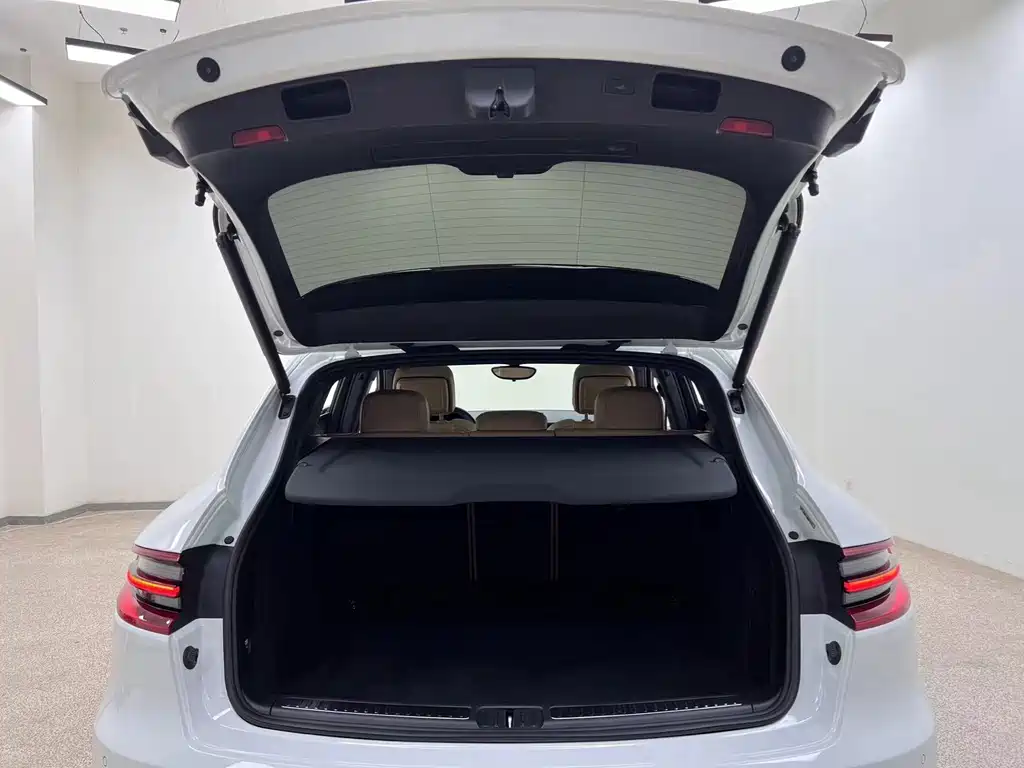 Porsche Macan 2017 — фото 26