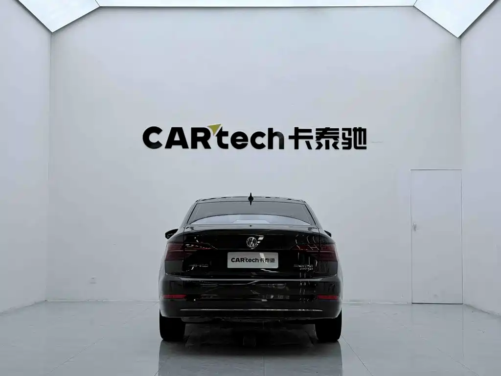 Volkswagen Sagitar 2022