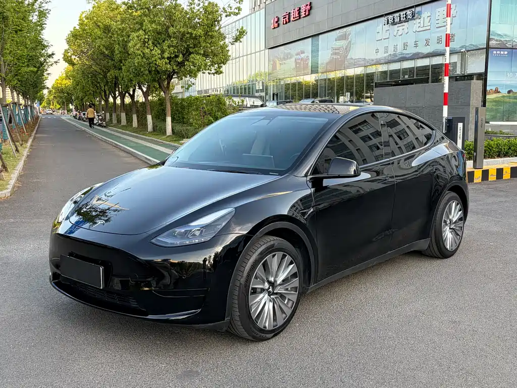 Tesla Model Y 2022 — фото 1