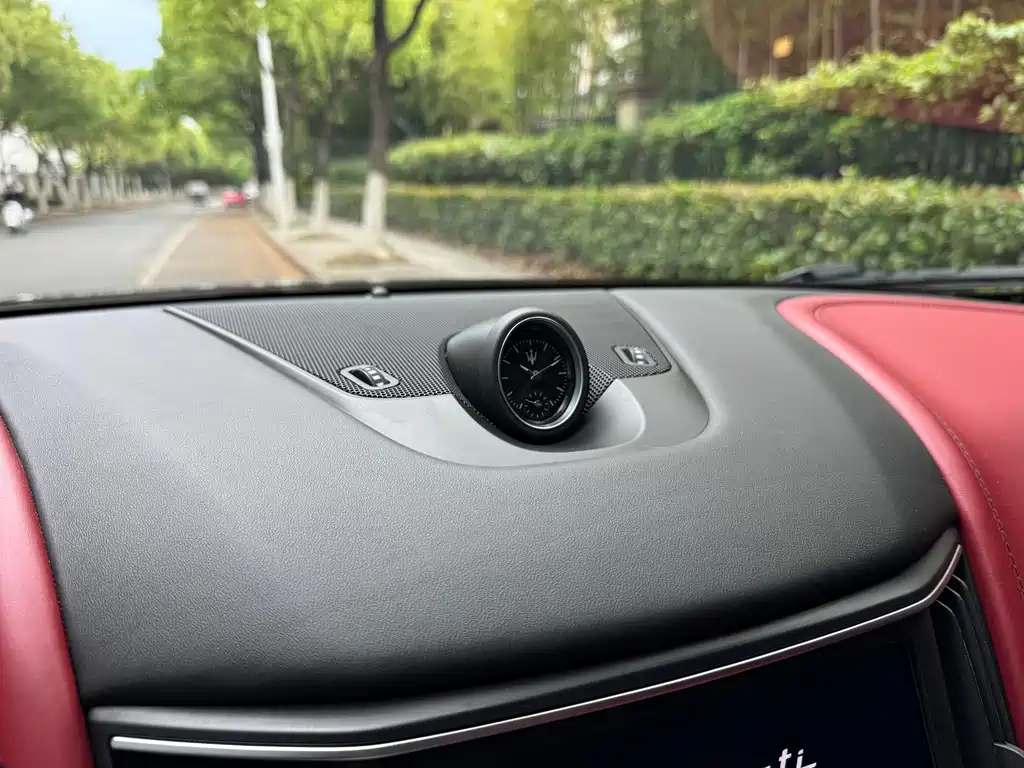Maserati Levante 2022 — фото 12