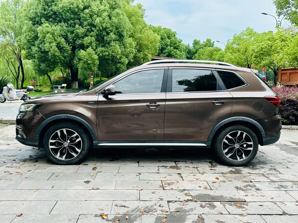 Roewe RX5 2018 — фото 17