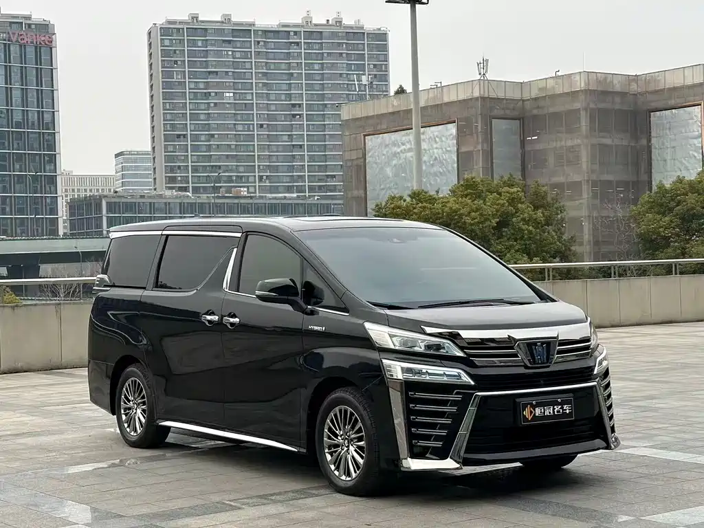 Toyota Vellfire 2022 — фото 3