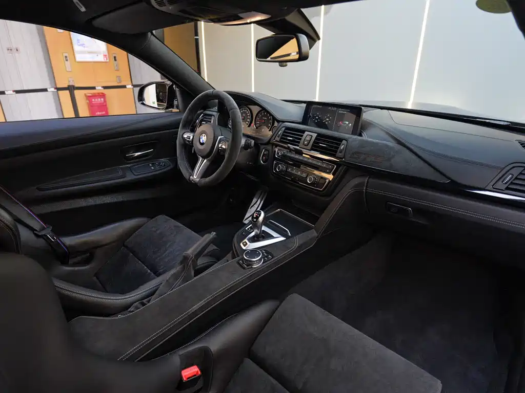BMW M4 2024 — фото 12