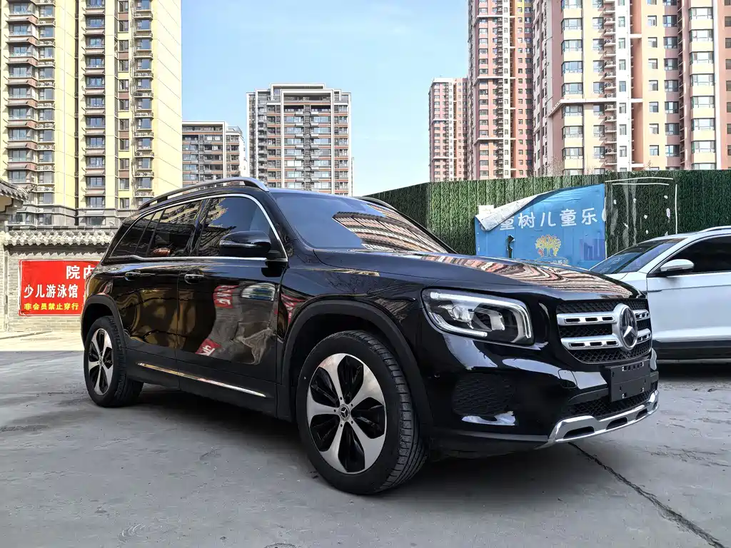 Mercedes-Benz GLB 2022 — фото 1