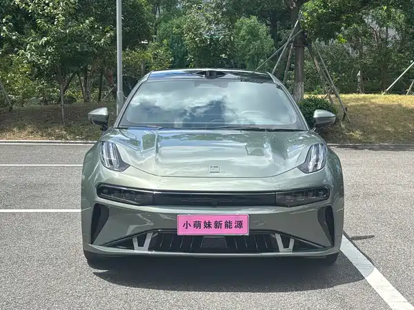 Zeekr 001 2024