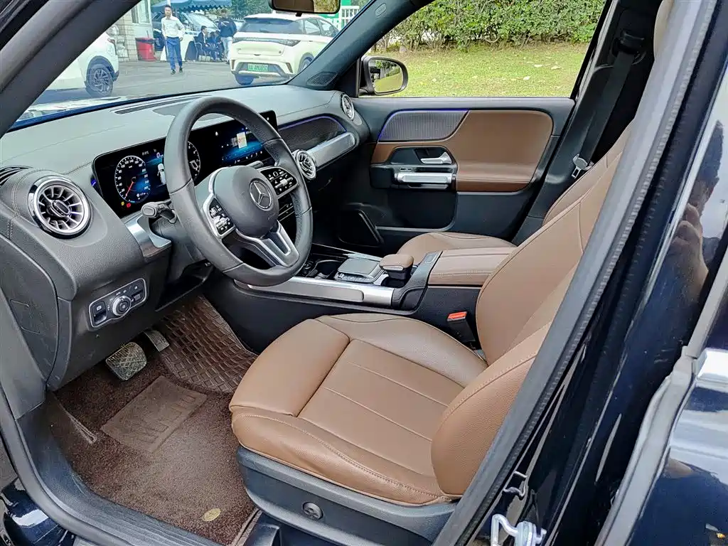 Mercedes-Benz GLB 2023