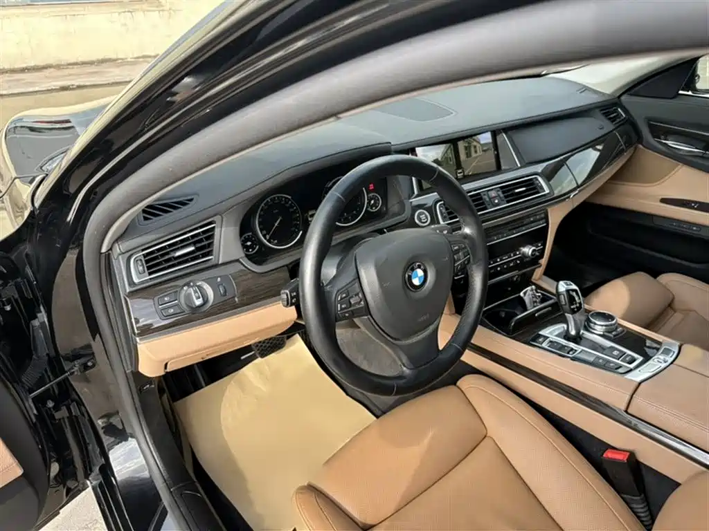 BMW 7 Series 2015 — фото 4