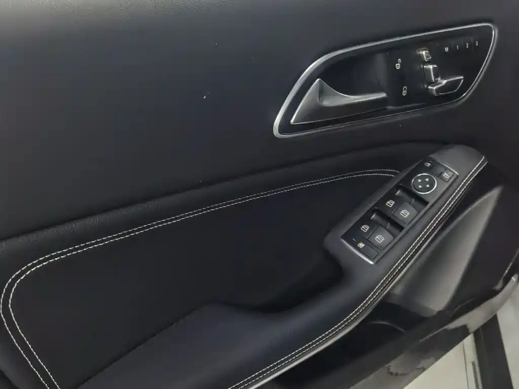 Mercedes-Benz GLA 2017 — фото 14