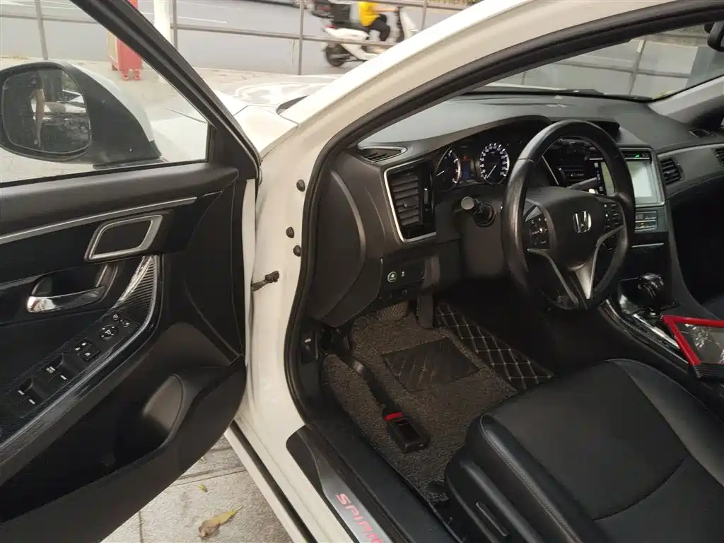 Honda Spirior 2015 — фото 12