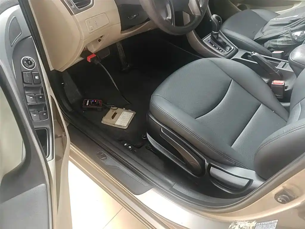 Hyundai Elantra Langdong 2016 — фото 16