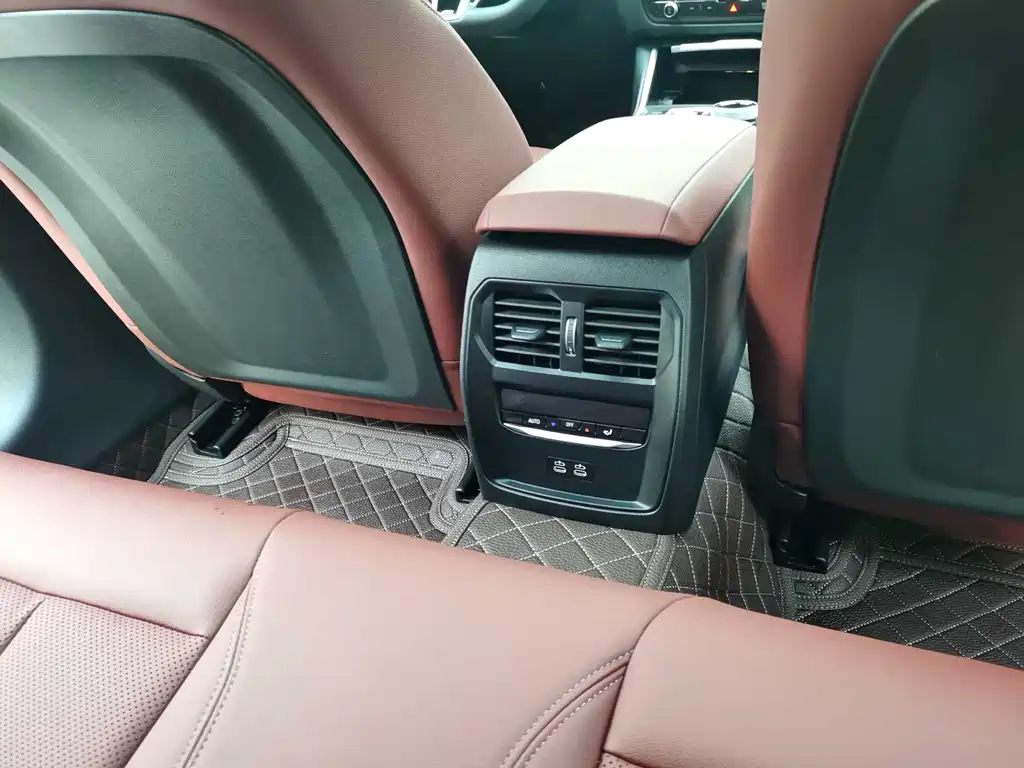 BMW 4 Series 2025 — фото 14