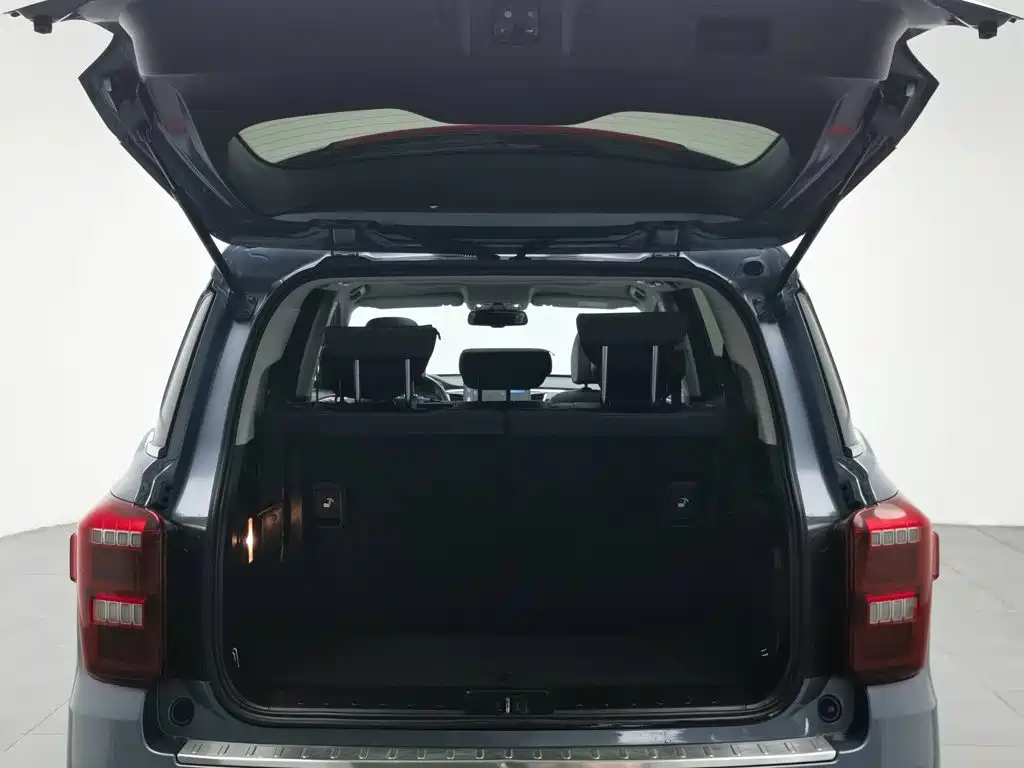 GAC Trumpchi GS8 2017 — фото 16