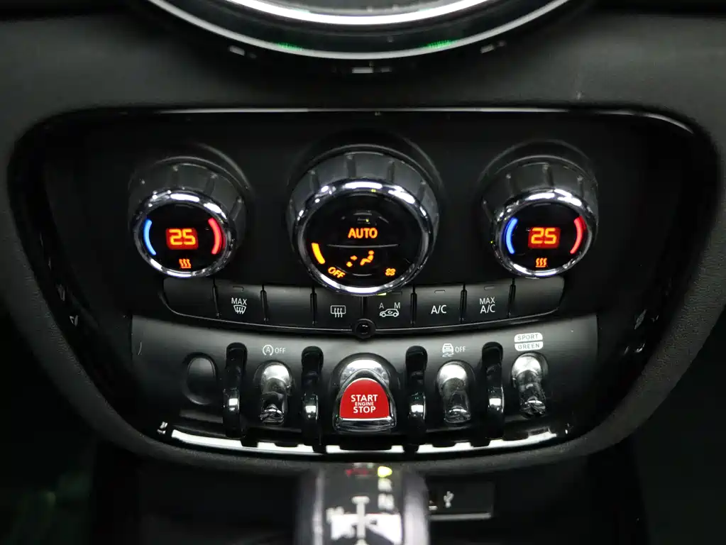 MINI Clubman 2019 — фото 13