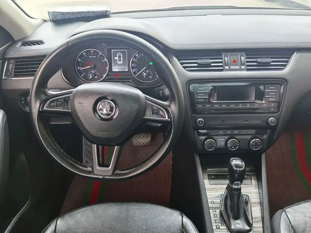 Skoda Octavia 2016 — фото 9
