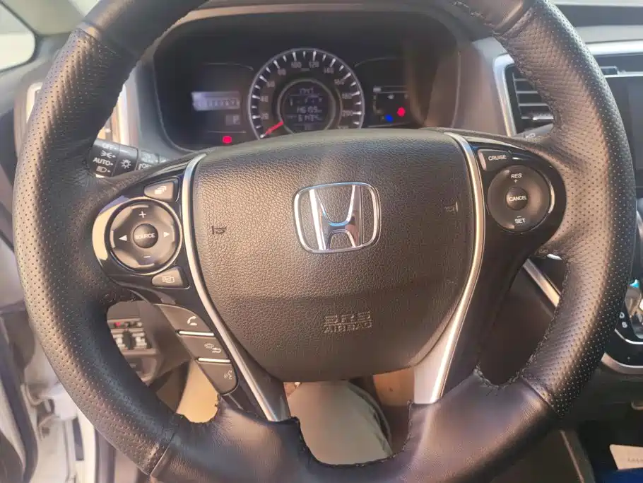 Honda Odyssey 2016 — фото 15