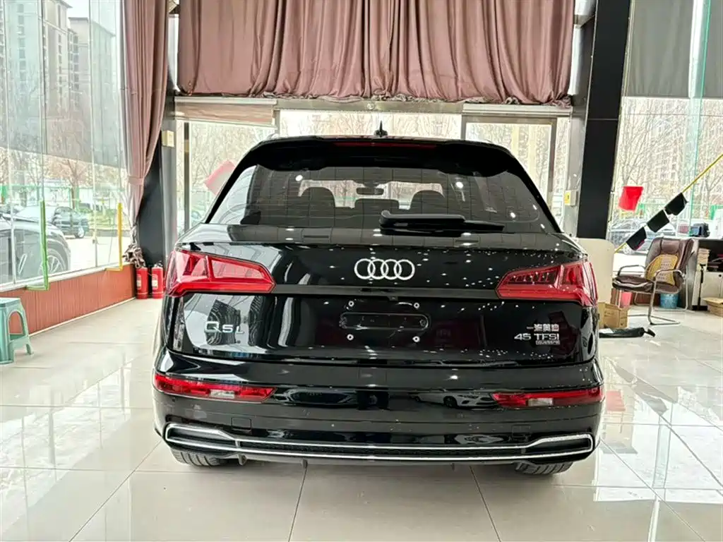 Audi Q5L 2021 — фото 12
